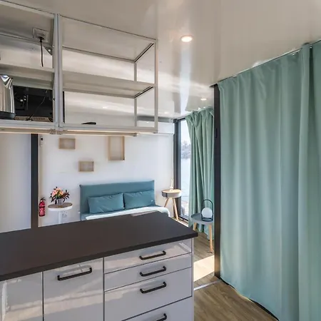 보트호텔 La Dolce Vita House Boat *