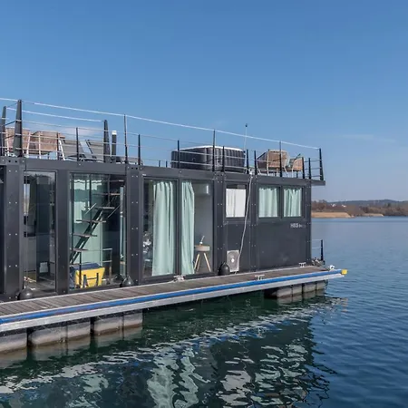 La Dolce Vita House Boat Ботель *