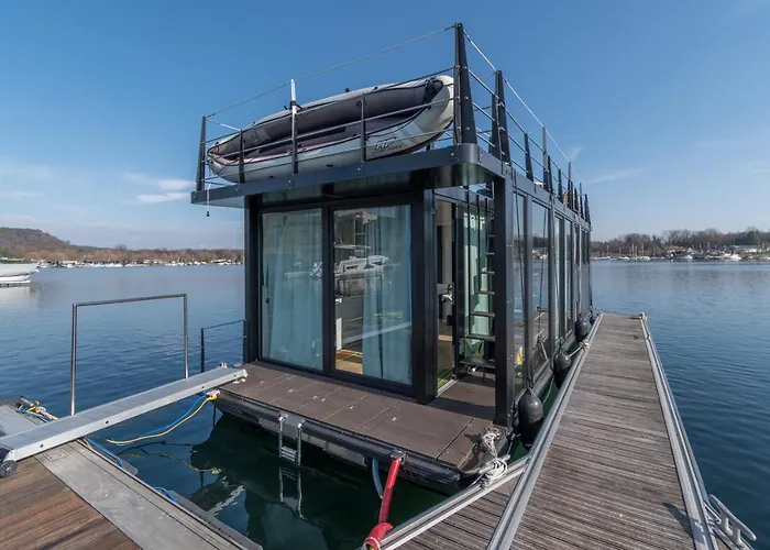 Botel La Dolce Vita House Boat Lisanza