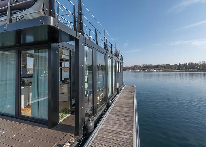 La Dolce Vita House Boat * Lisanza